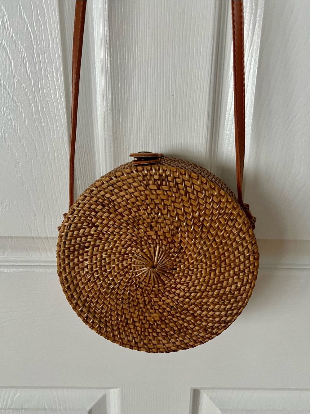 Round Woven Crossbody Boho Bag - Brown